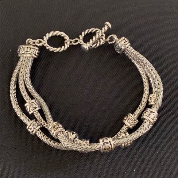 Silver Triple Dangle Bracelet w/Knot clasp - Picture 2 of 3
